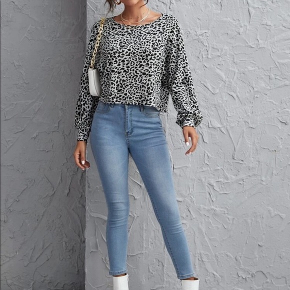 Lantern Sleeve Leopard Sweater - Picture 3 of 7